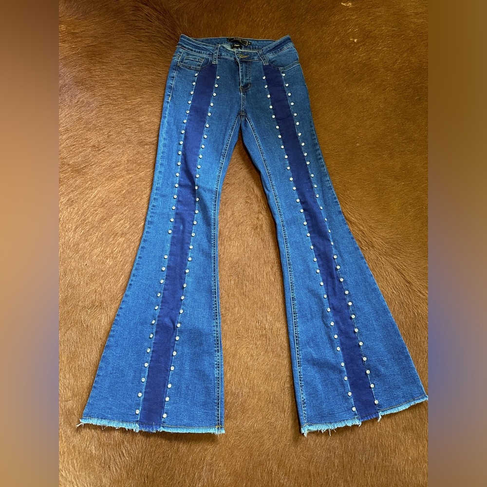 RHINESTONE FRONT PANEL FLARE JEANS